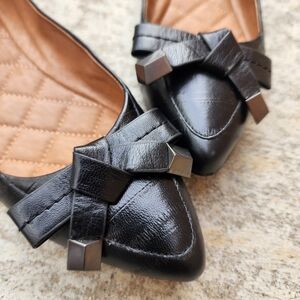 Vince Camuto Bowmel Ballet Flats Black Leather Point Toe Classic Chic, Sz 8.5